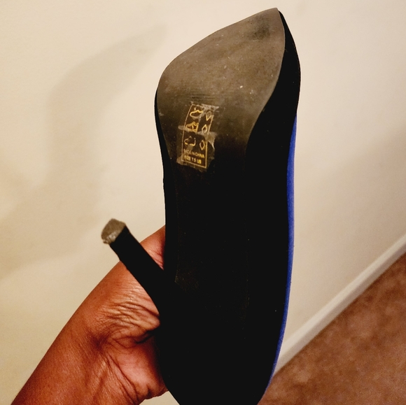 Shoes - Picture 5 of 8